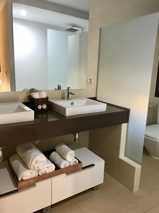 Luxurious villa. Prívate pool, Padel court. Subway Montequinto 0*,