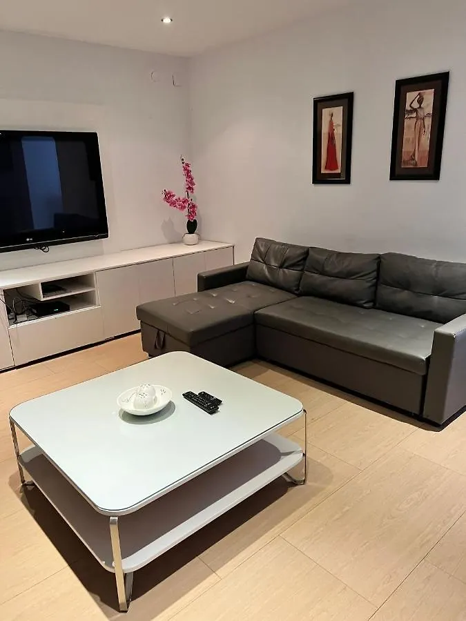 Willa Luxurious Villa. Private Pool, Padel Court. Subway Montequinto