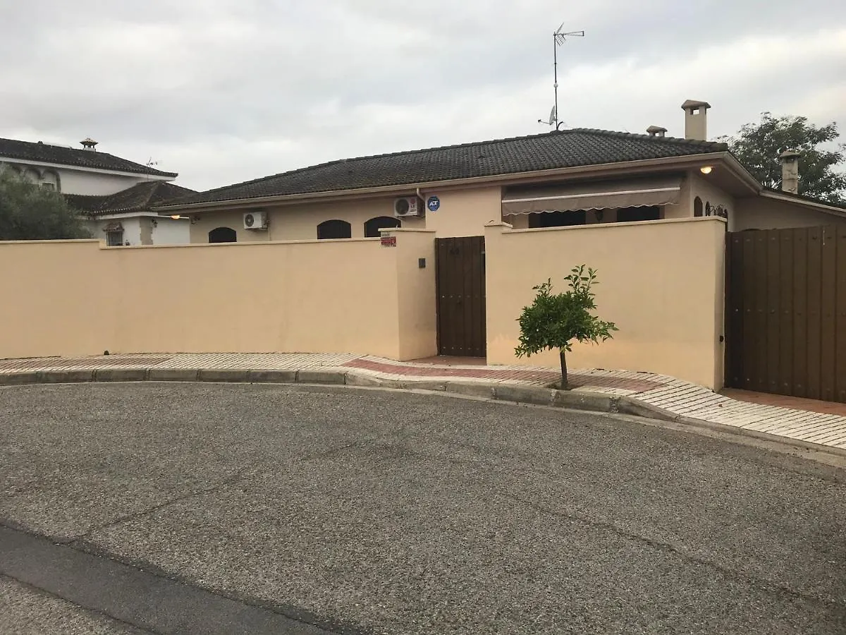 Luxurious Villa. Private Pool, Padel Court. Subway Montequinto 0*,  Spain
